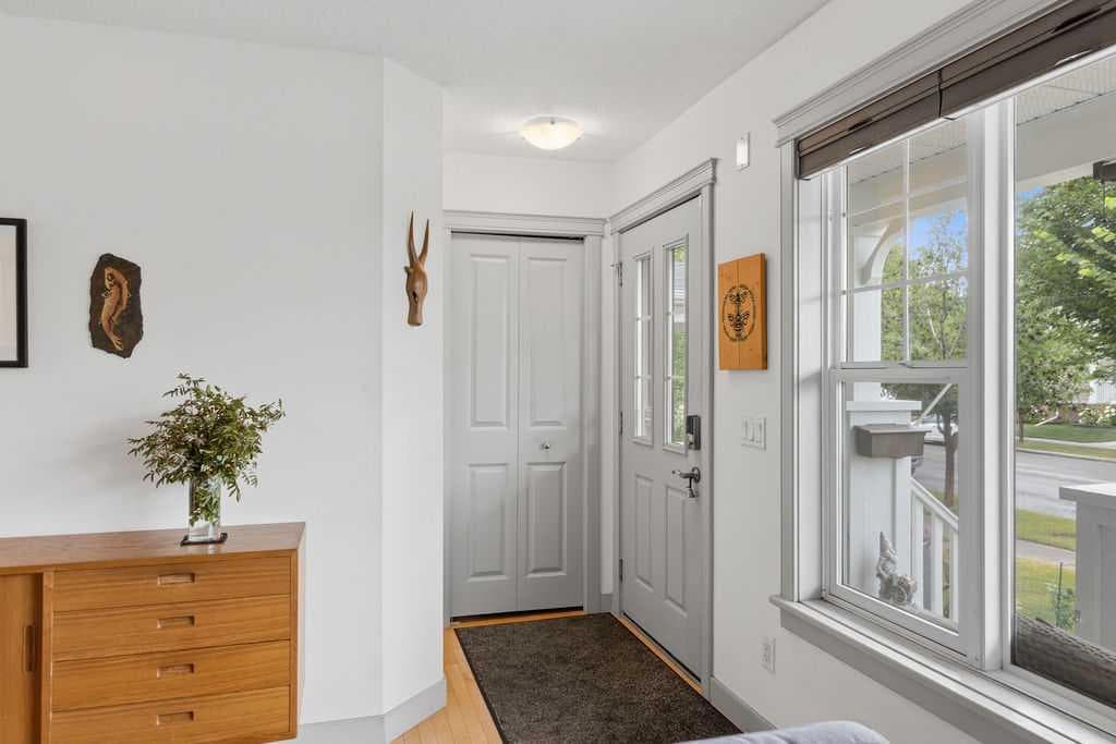 5528 Forand Street SW — photo 4