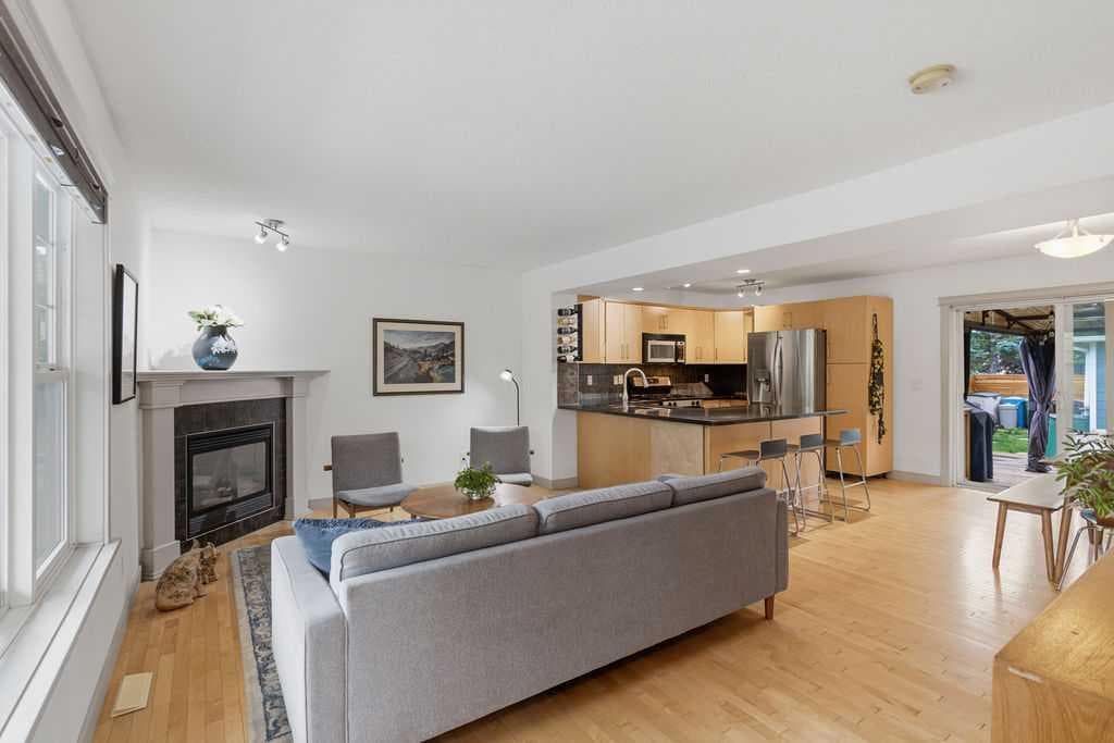 5528 Forand Street SW — photo 5