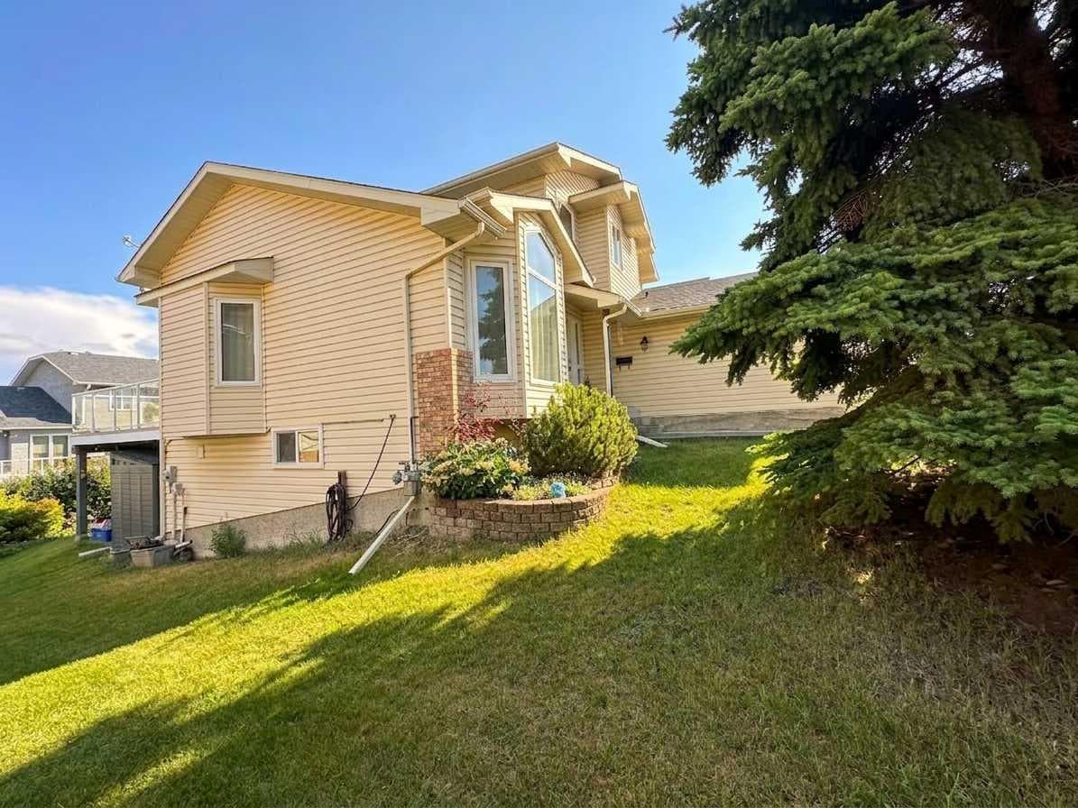 153 Hawkdale Circle NW — photo 3