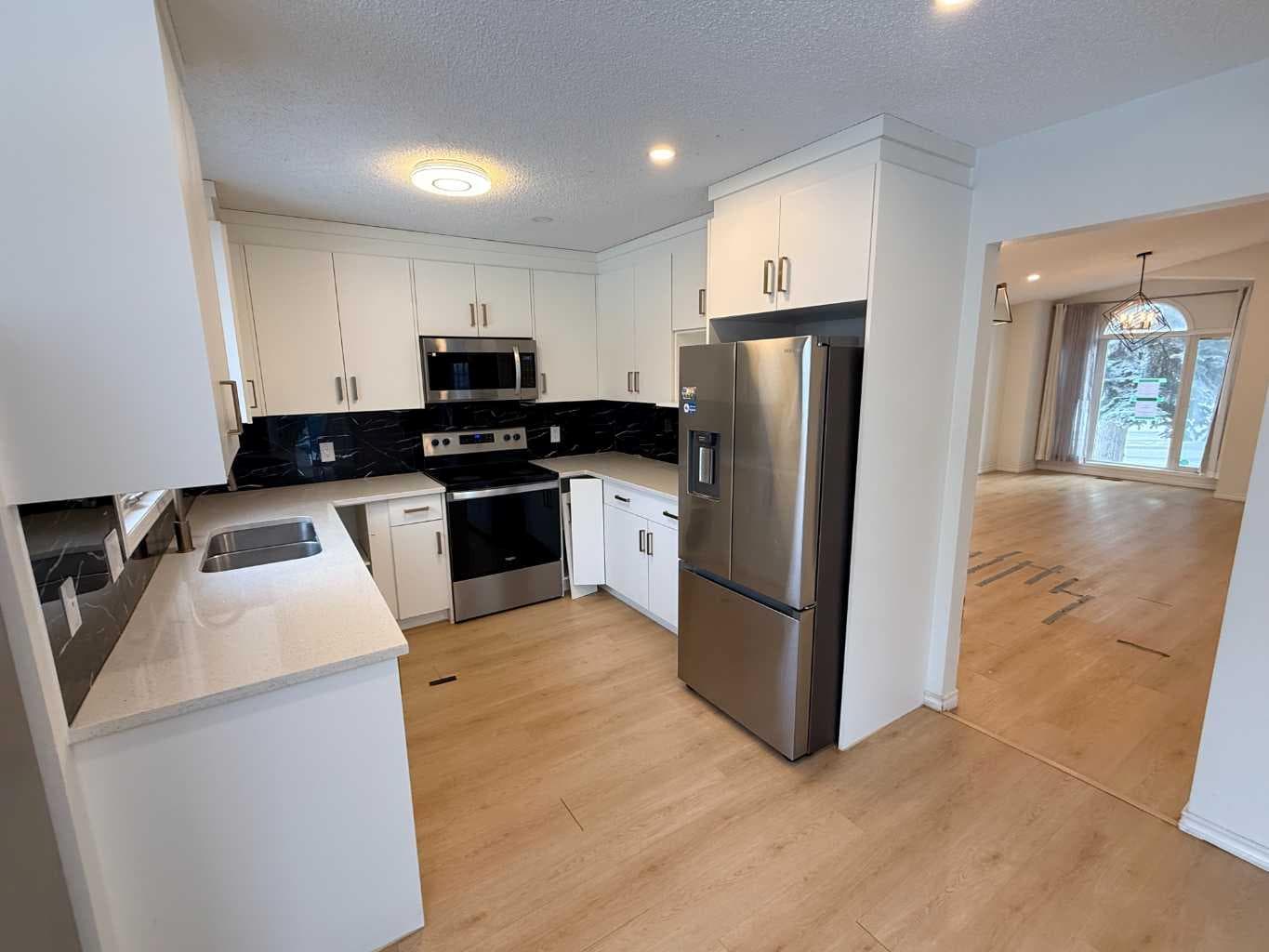 651 Macewan Drive NW — photo 2