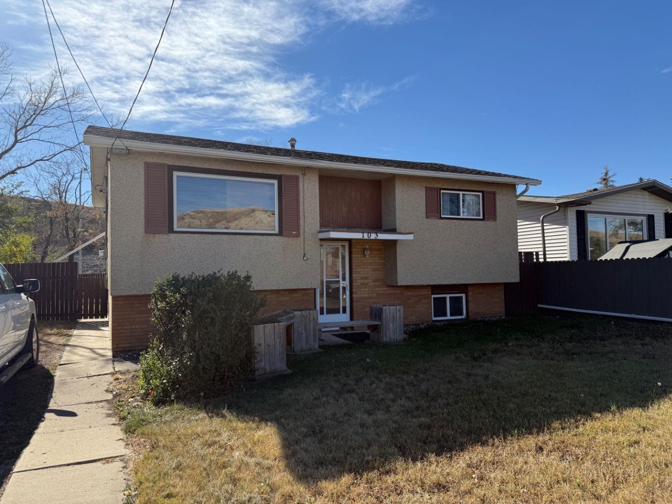 103 7 Avenue SE — photo 1