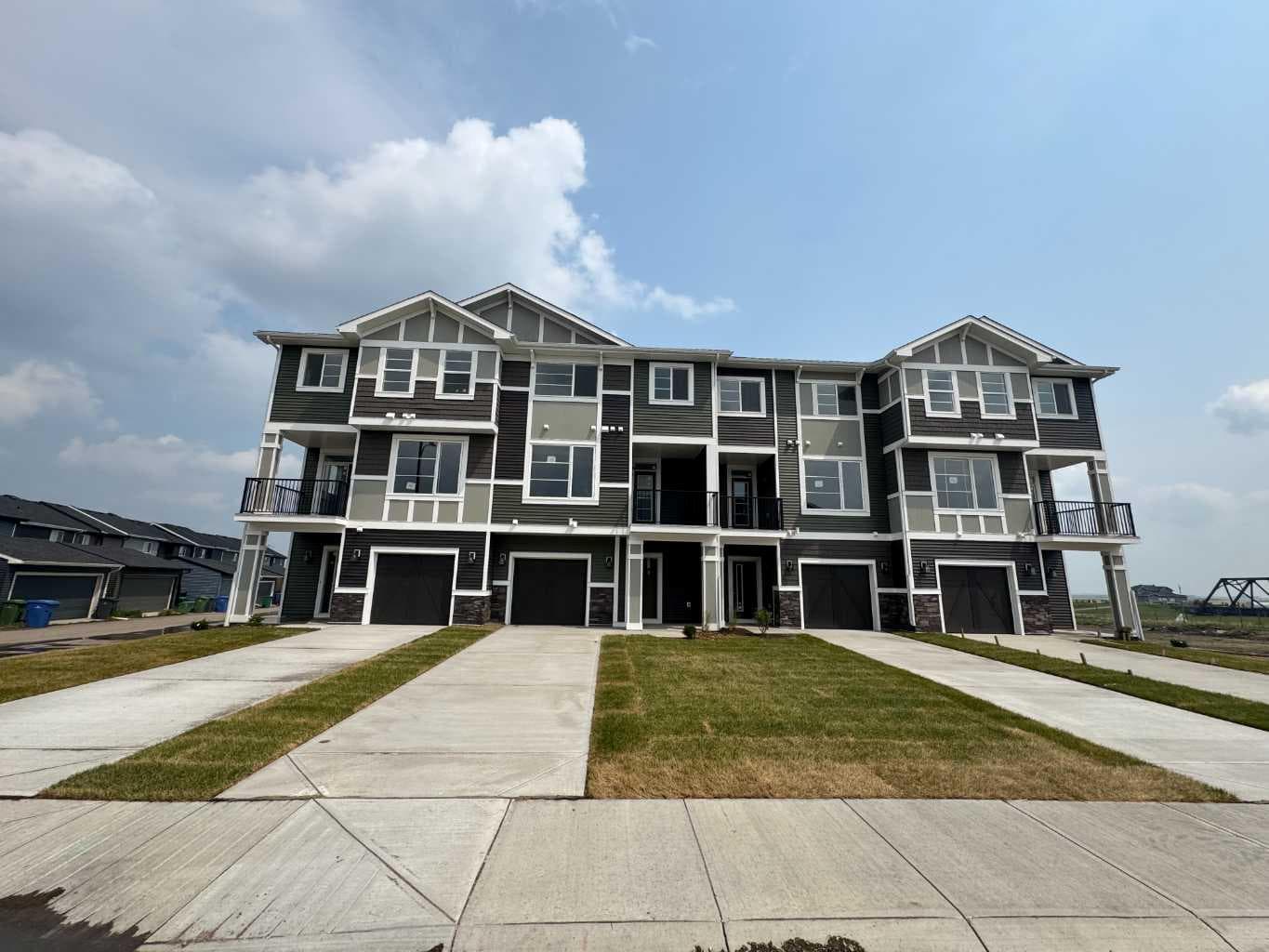 8 Waterford Glen — photo 2
