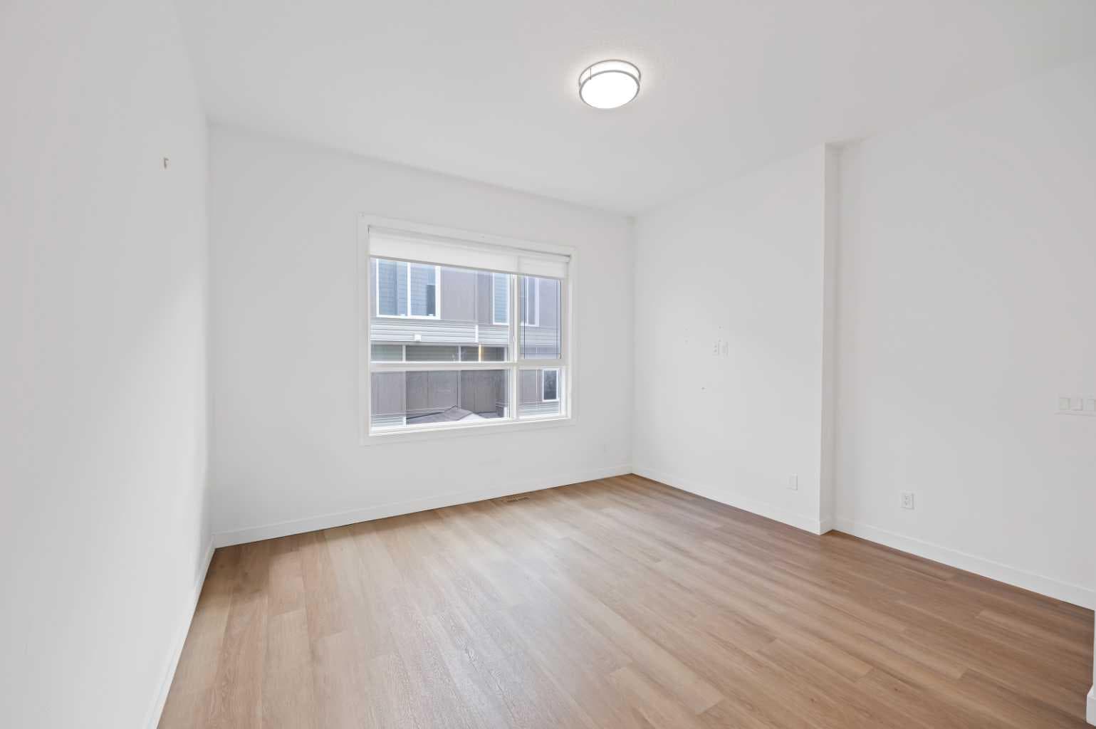 209, 101 Panatella Square NW — photo 2