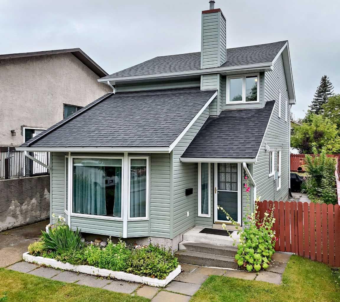 1487 Berkley Drive NW — photo 3