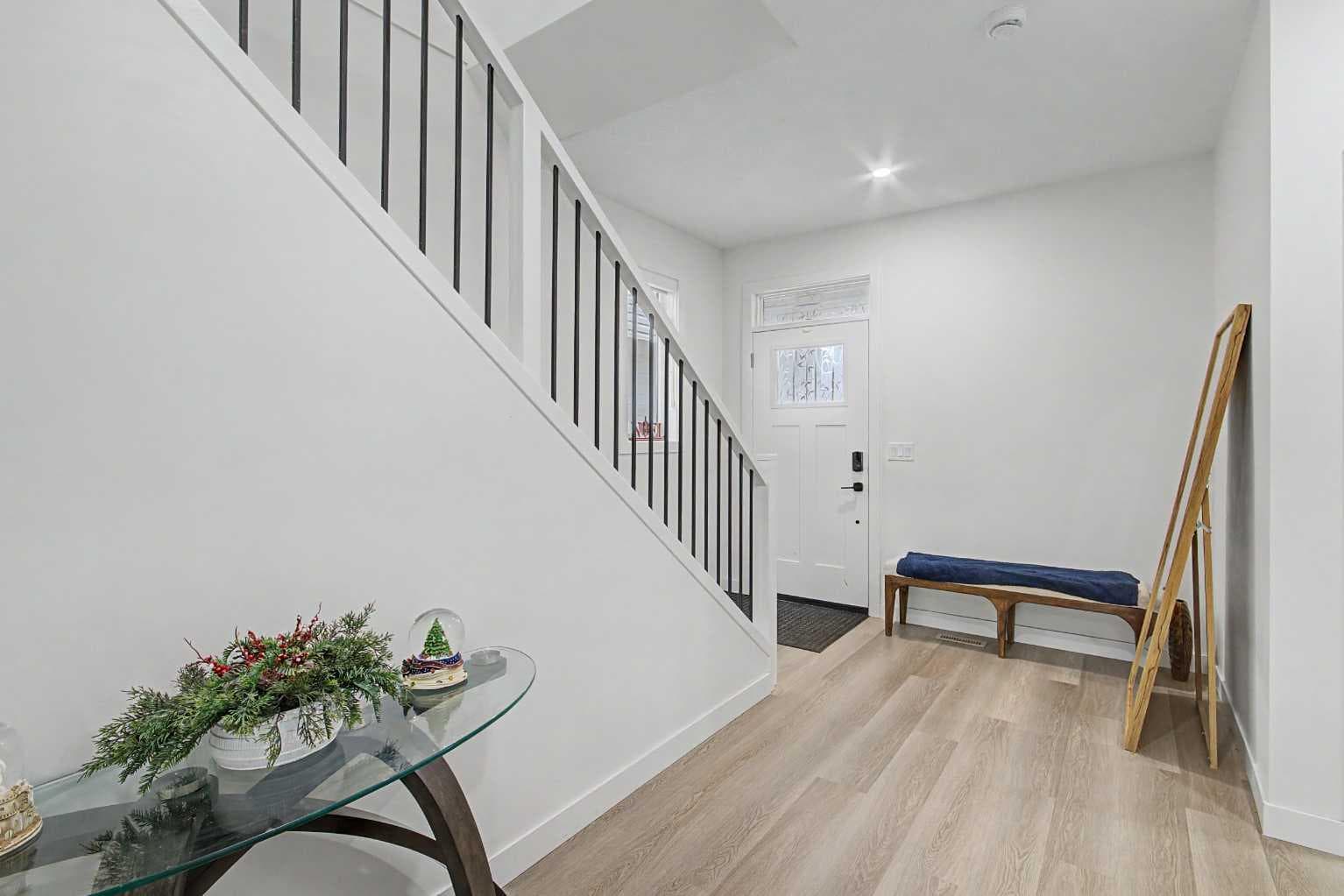 67 Copperhead Grove SE — photo 2