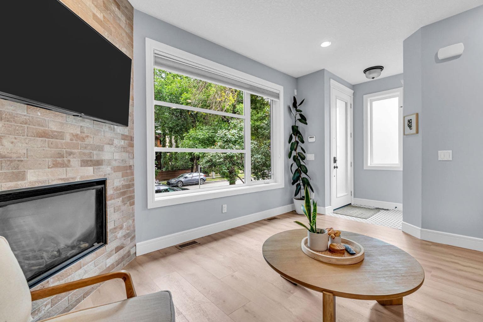 1, 309 12 Avenue NE — photo 3