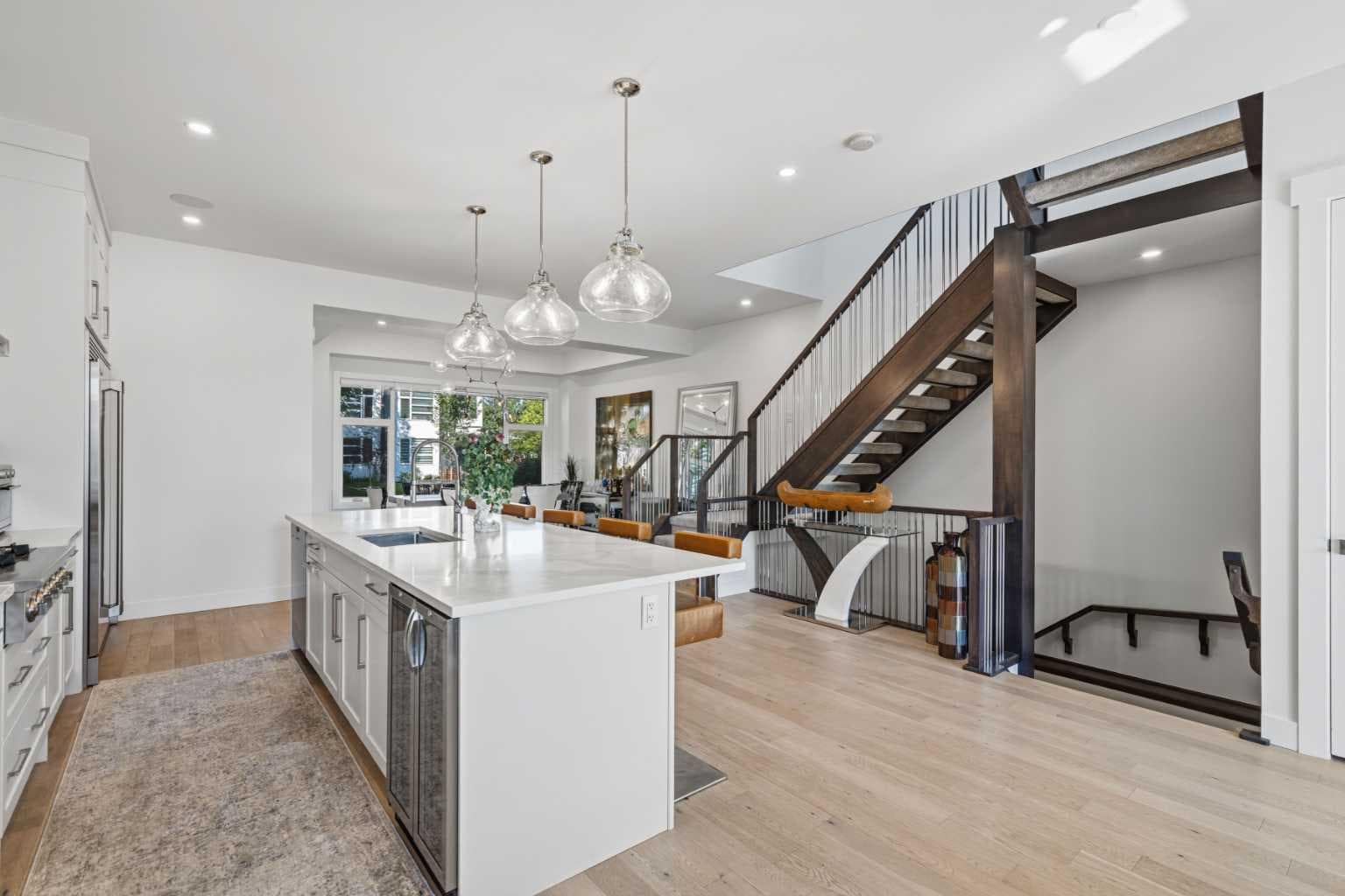 3308 2 Street NW — photo 3