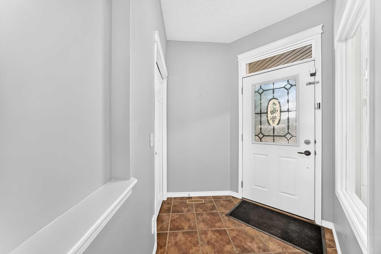 214 Royal Birch Heath NW — photo 2