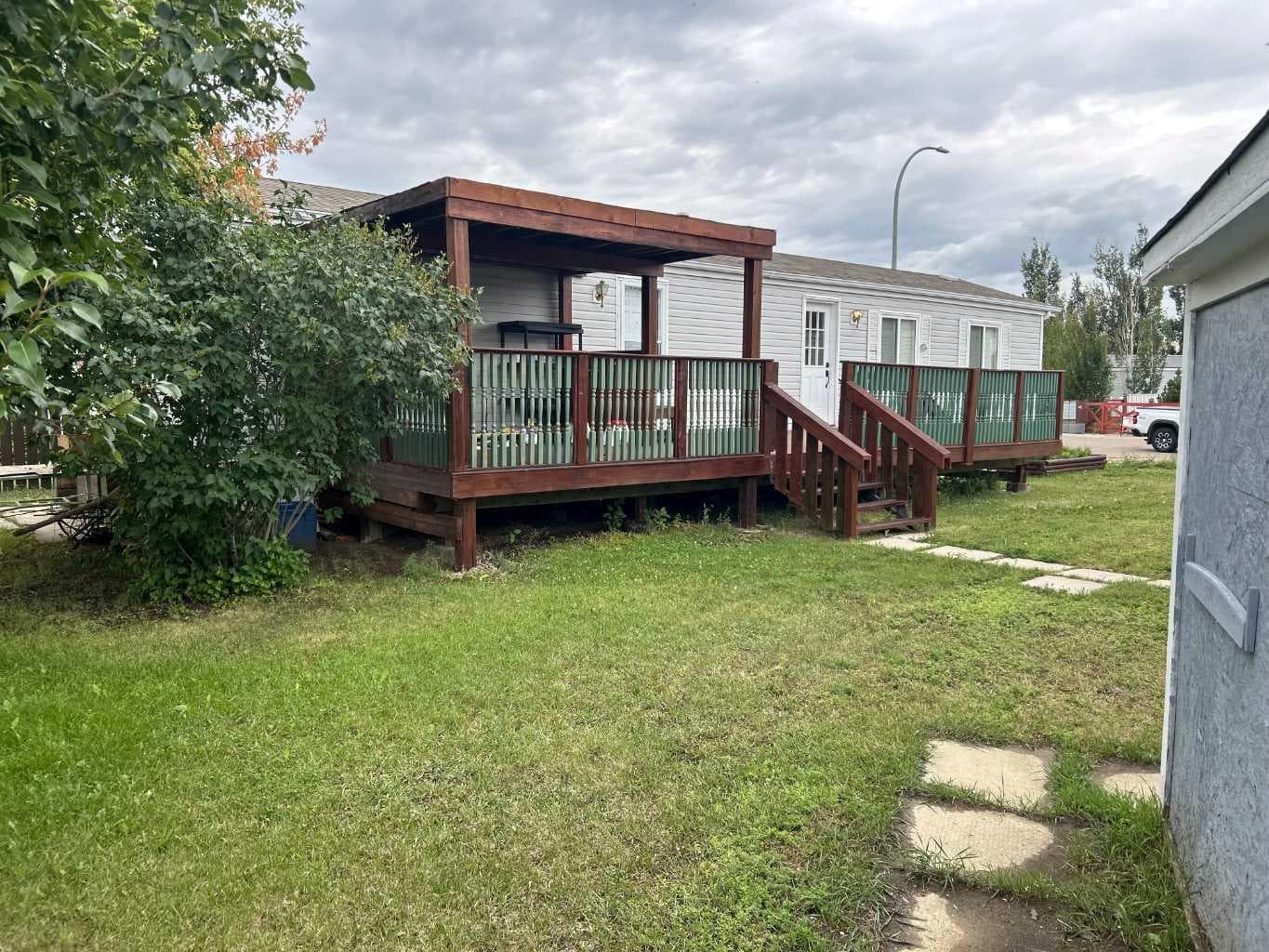109 Meadowlake Close E — photo 4