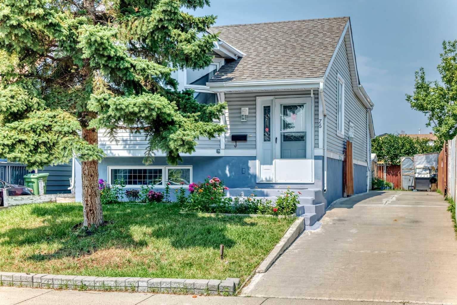 76 aberfoyle Close NE — photo 1