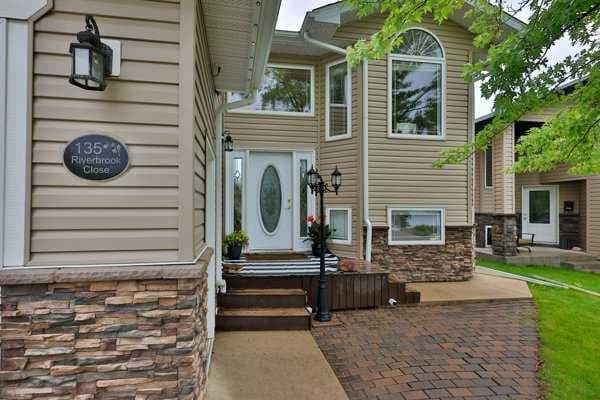 135 Riverbrook Close W — photo 3