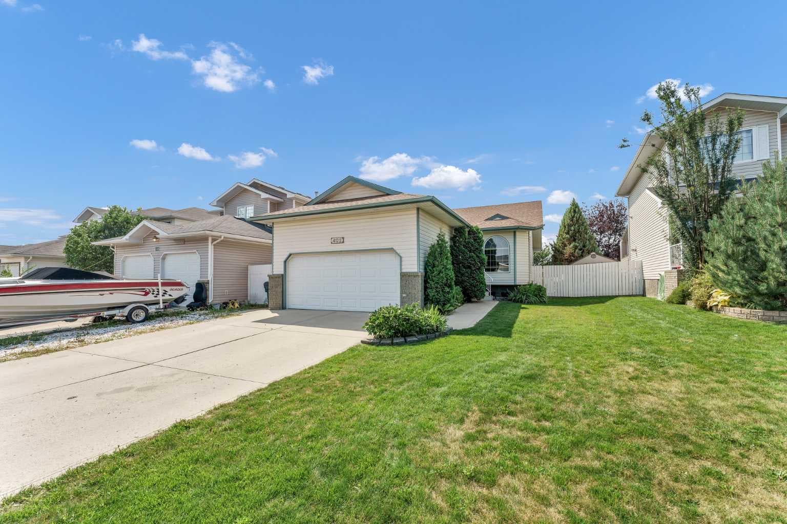 402 Stratton Way SE — photo 1