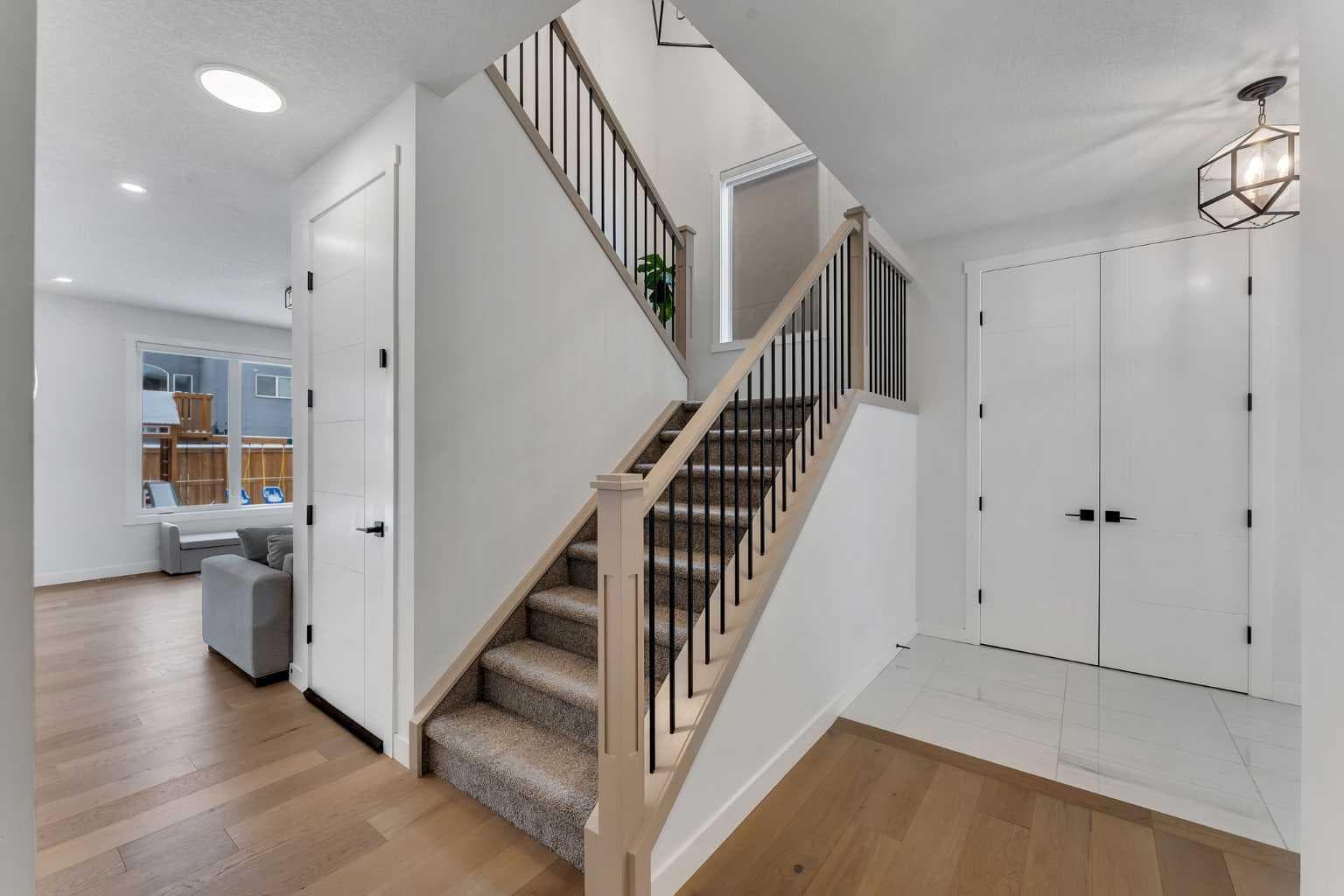 202 Kinniburgh Crescent — photo 4