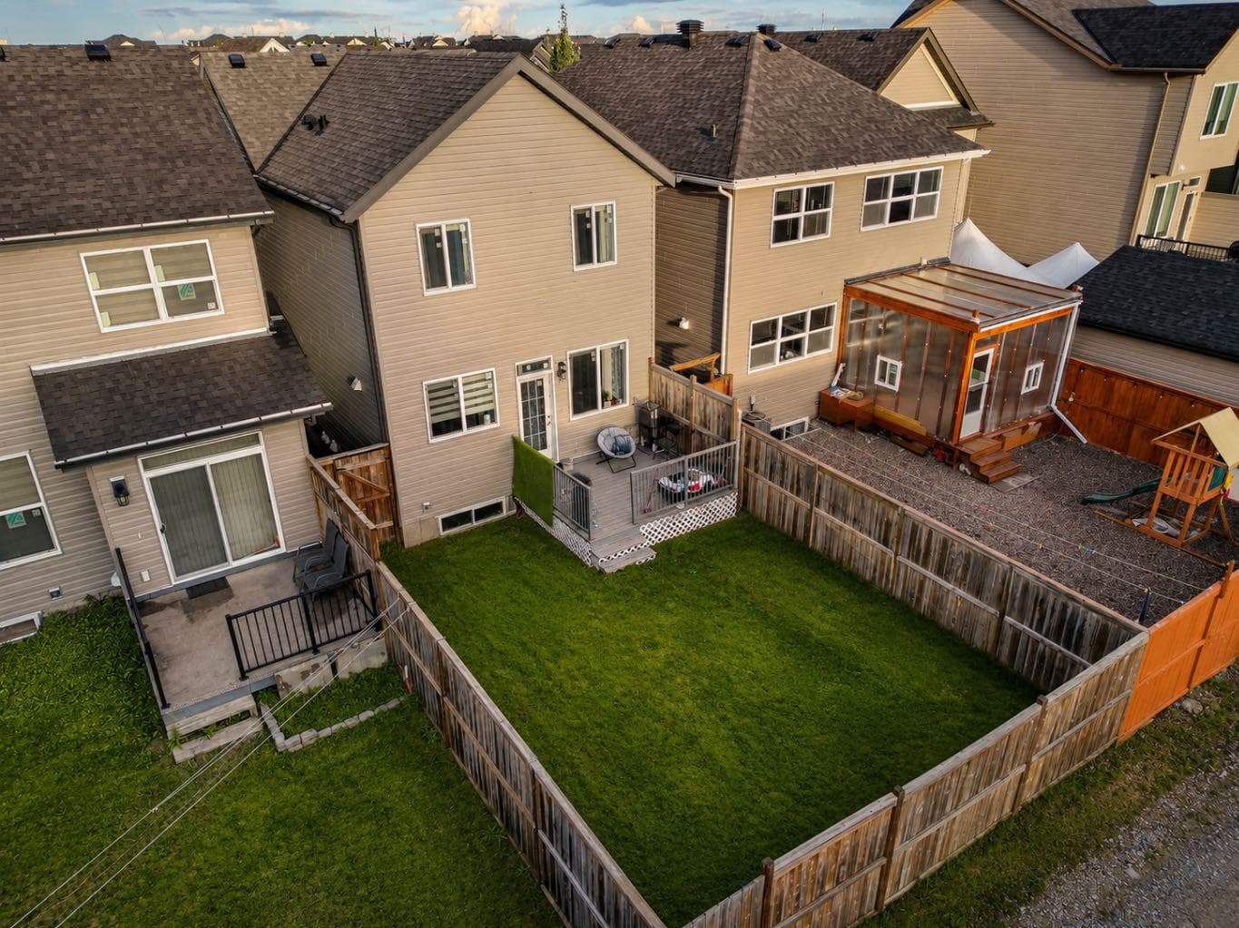 146 Skyview Point Crescent NE — photo 3