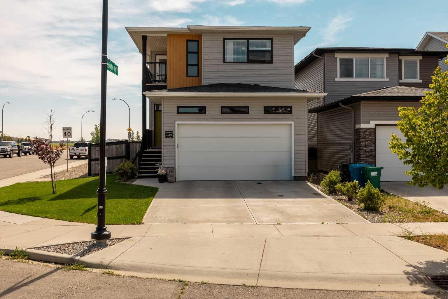 648 Aquitania Boulevard W — photo 2