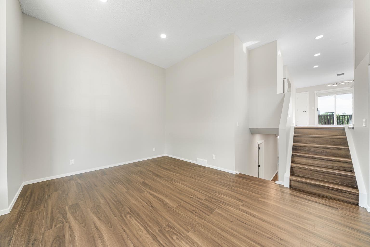 190 Coverdale Road NE — photo 4