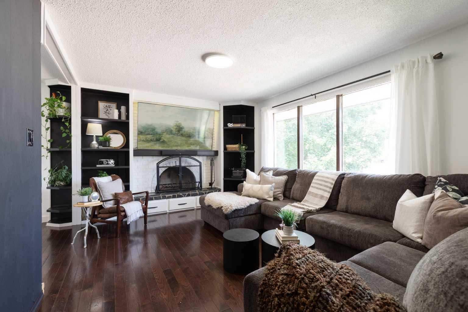 381 18 Street NE — photo 4
