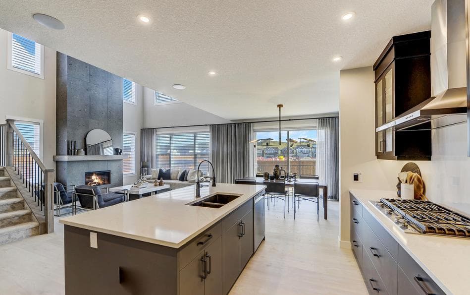 525 Lucas Way NW — photo 3