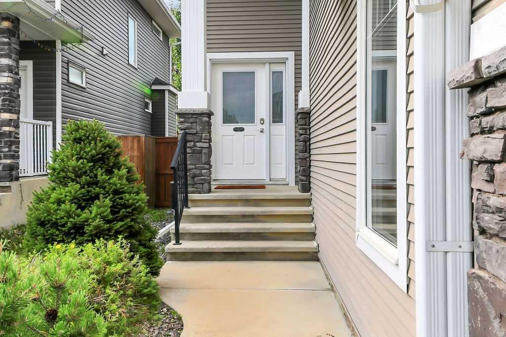 210 Viscount Drive — photo 2