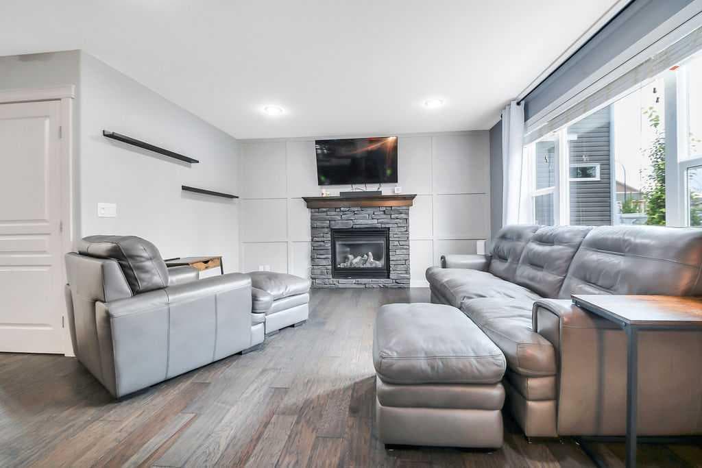 210 Viscount Drive — photo 5