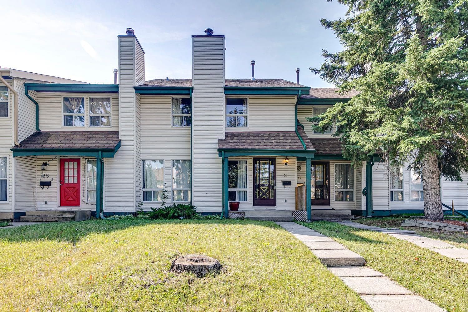 33 Woodhill Court SW — photo 1