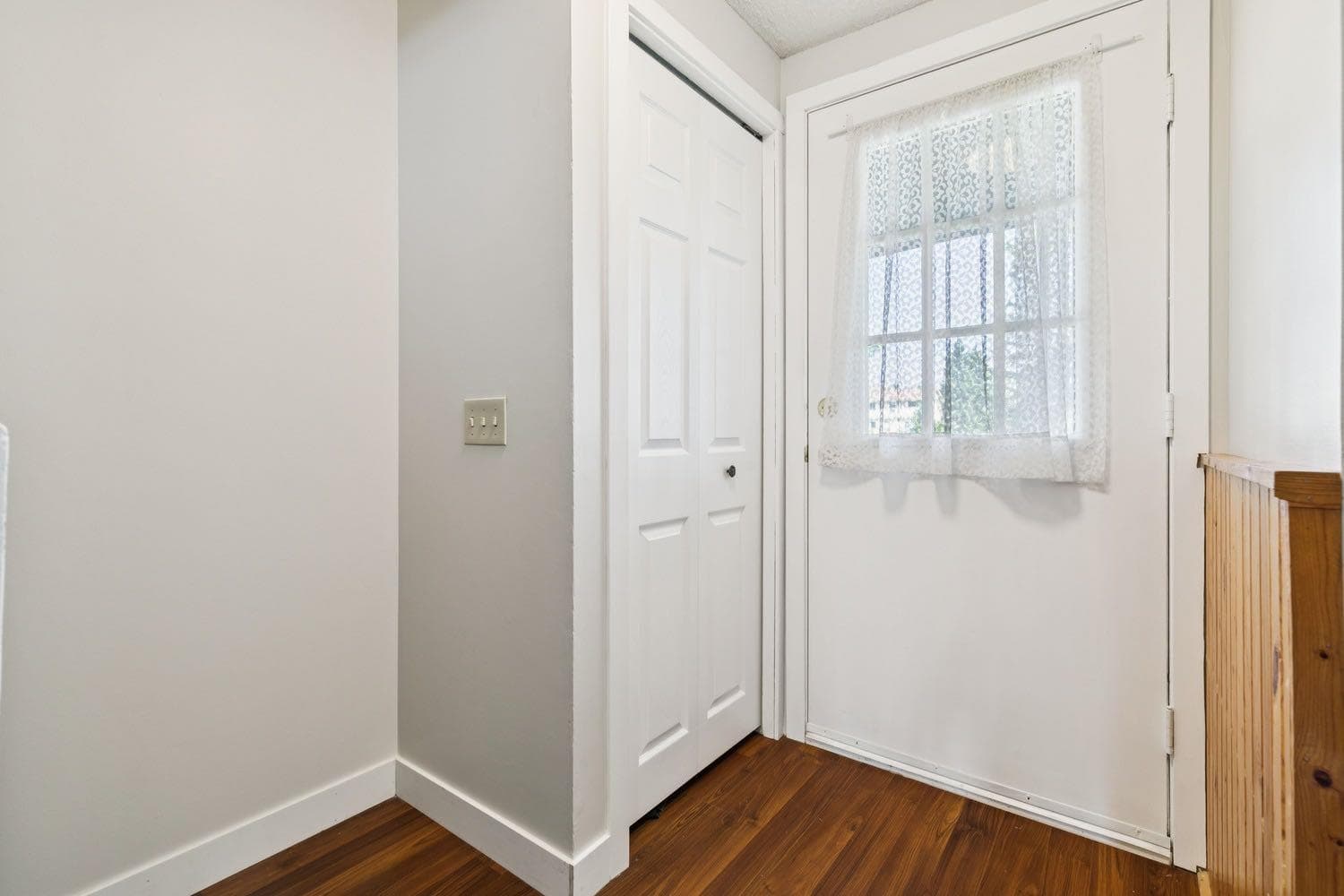 33 Woodhill Court SW — photo 4