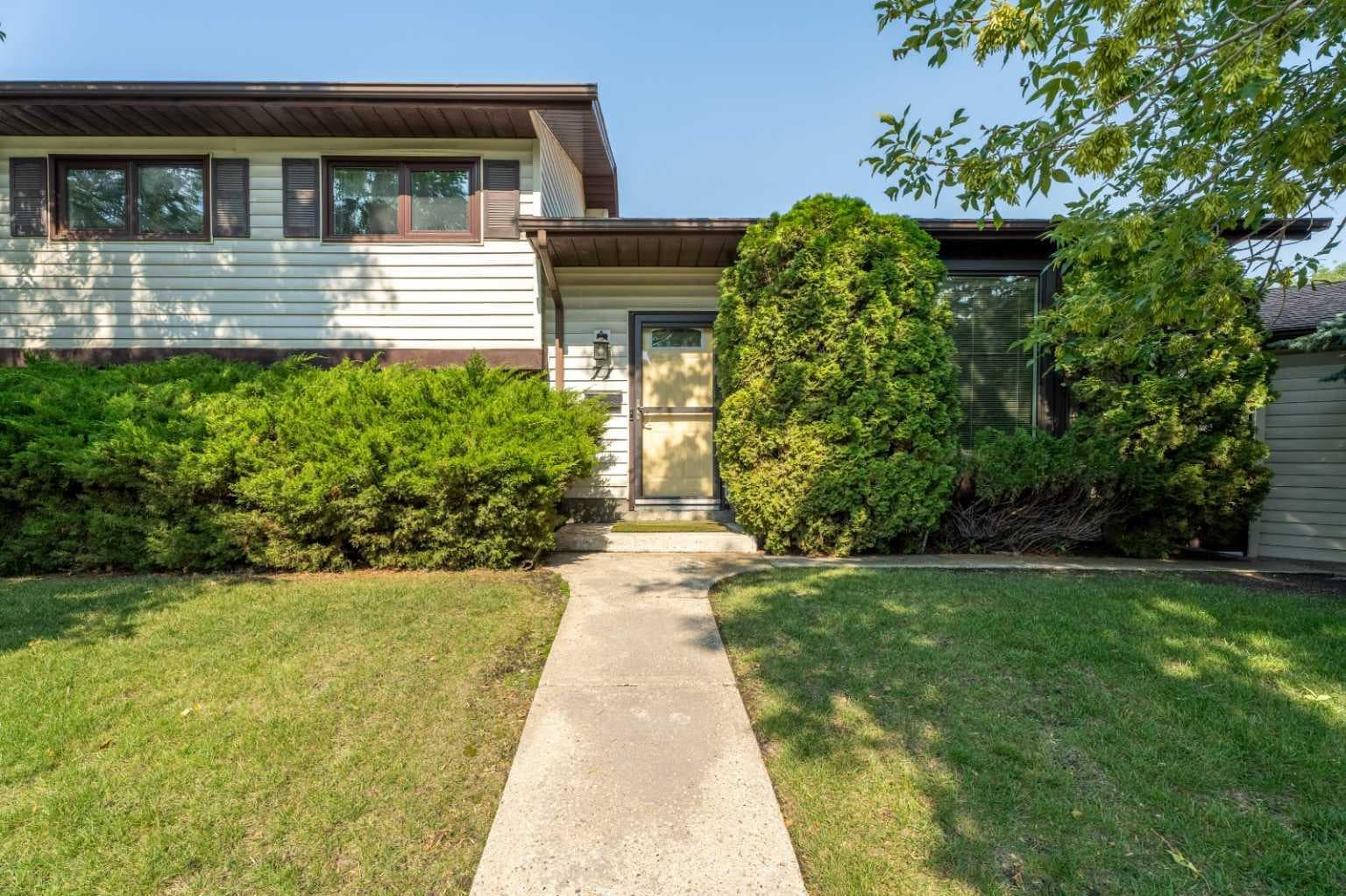 71 Templewood Road NE — photo 1
