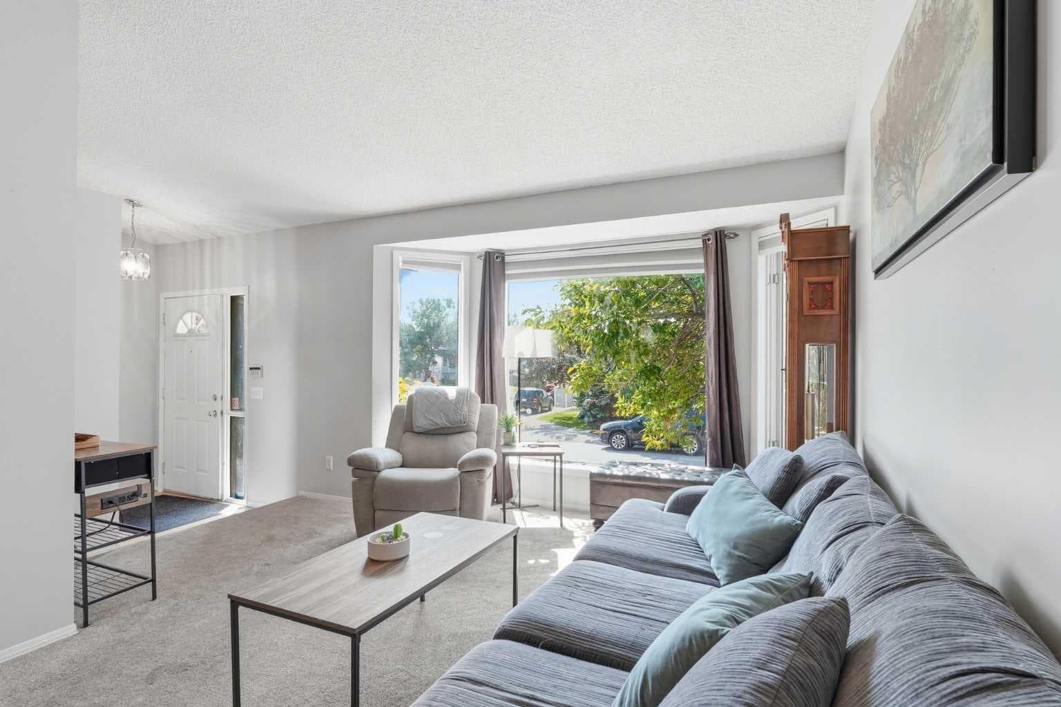 271 Erin Meadow Close SE — photo 3