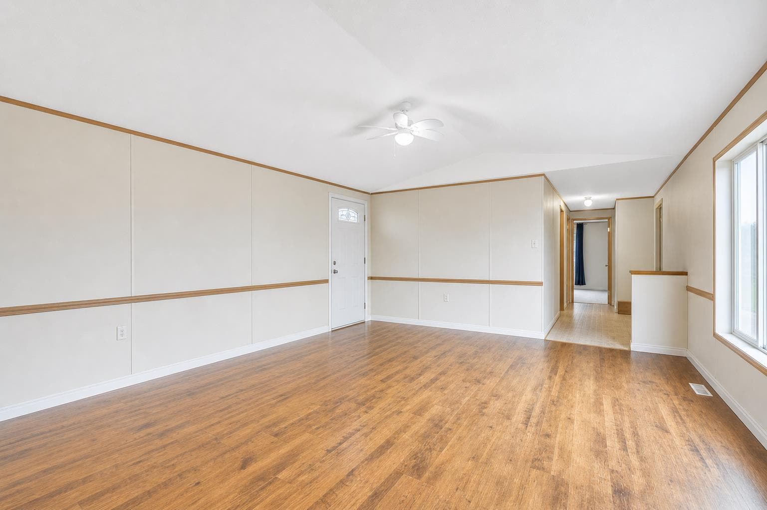 863 Brentwood Crescent — photo 4