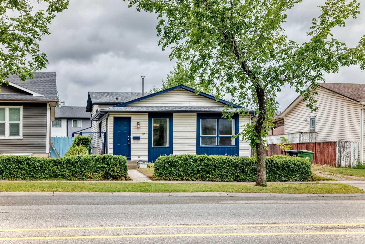 19 Falshire Drive NE — photo 1