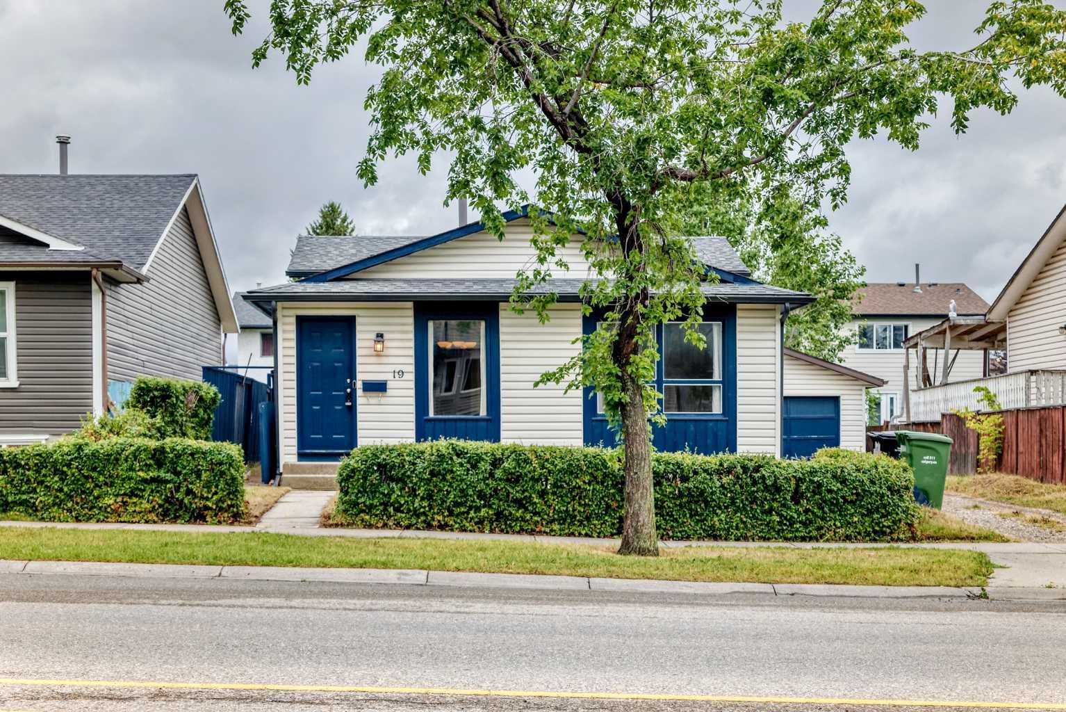 19 Falshire Drive NE — photo 2