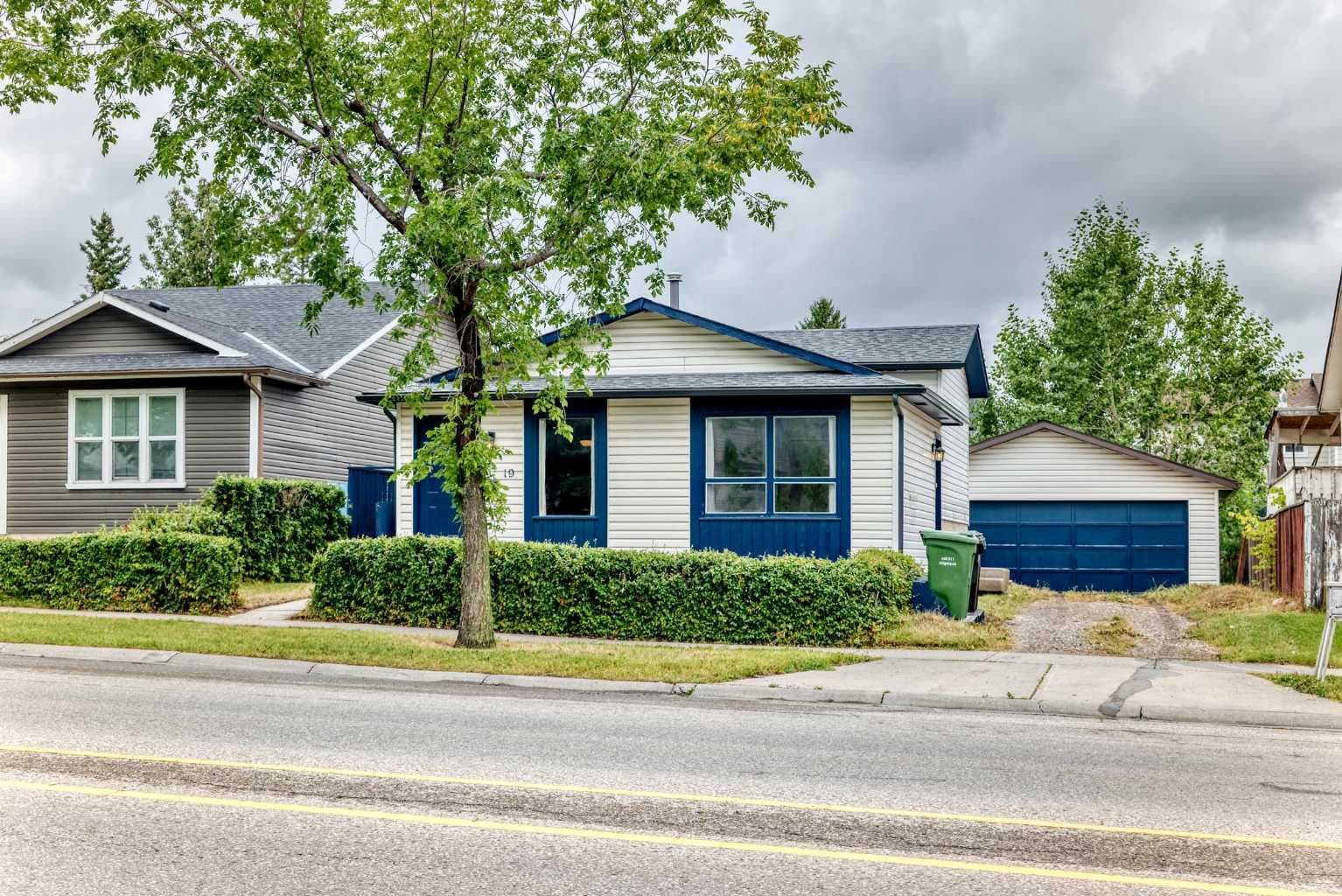 19 Falshire Drive NE — photo 3