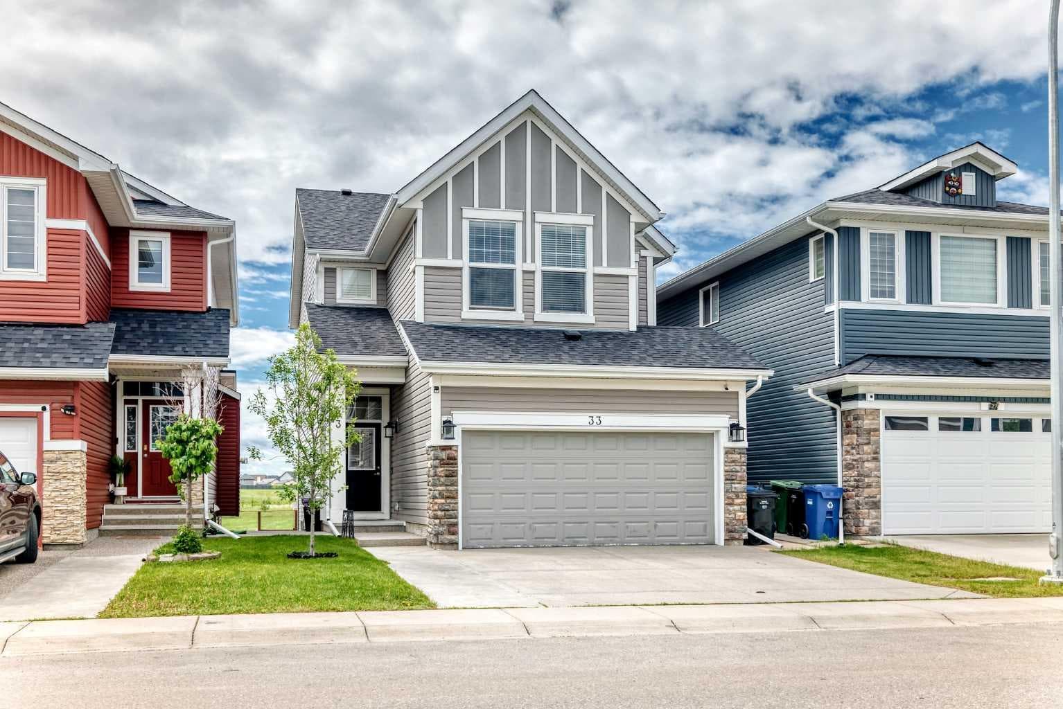 33 Redstone Drive NE — photo 1