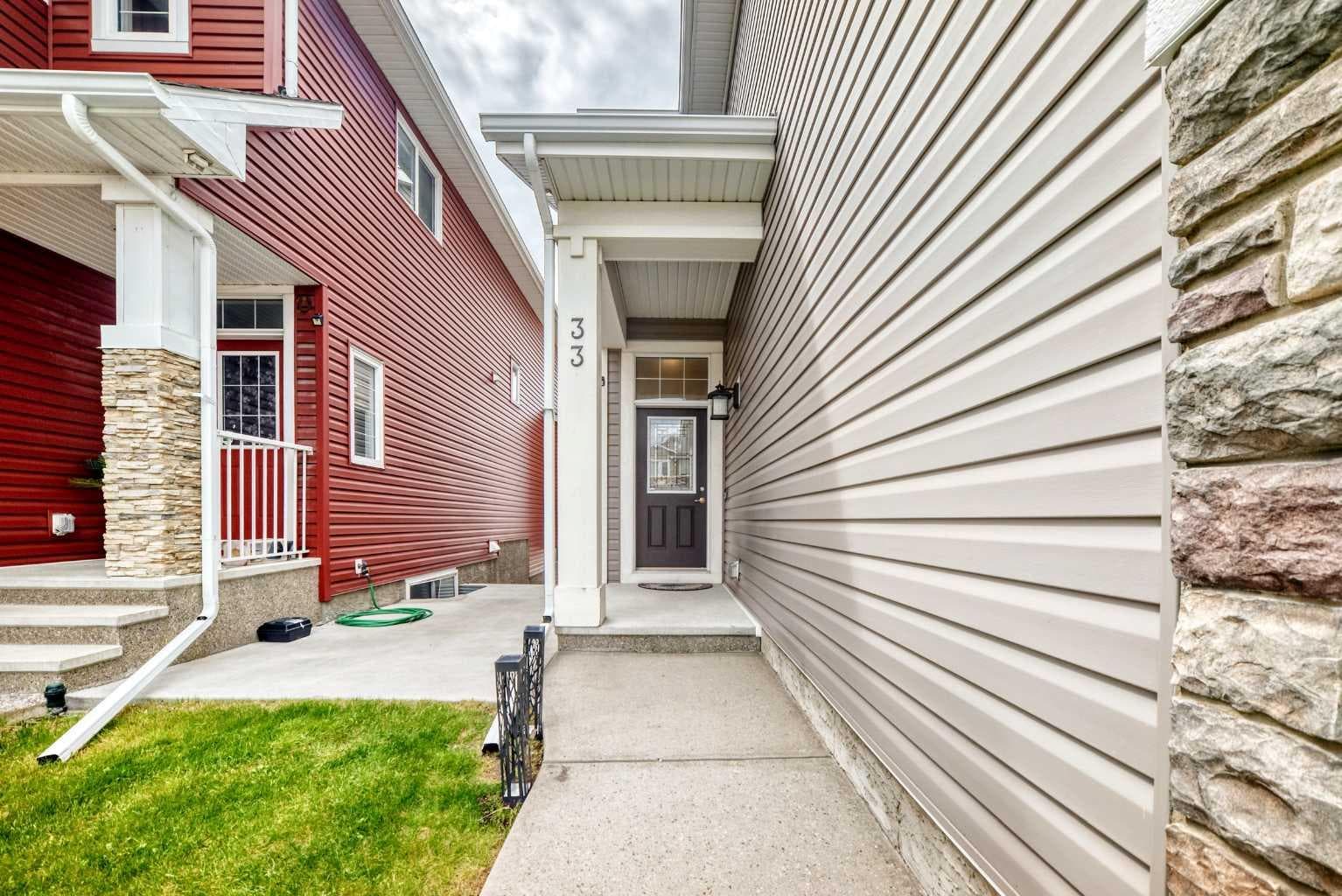 33 Redstone Drive NE — photo 2