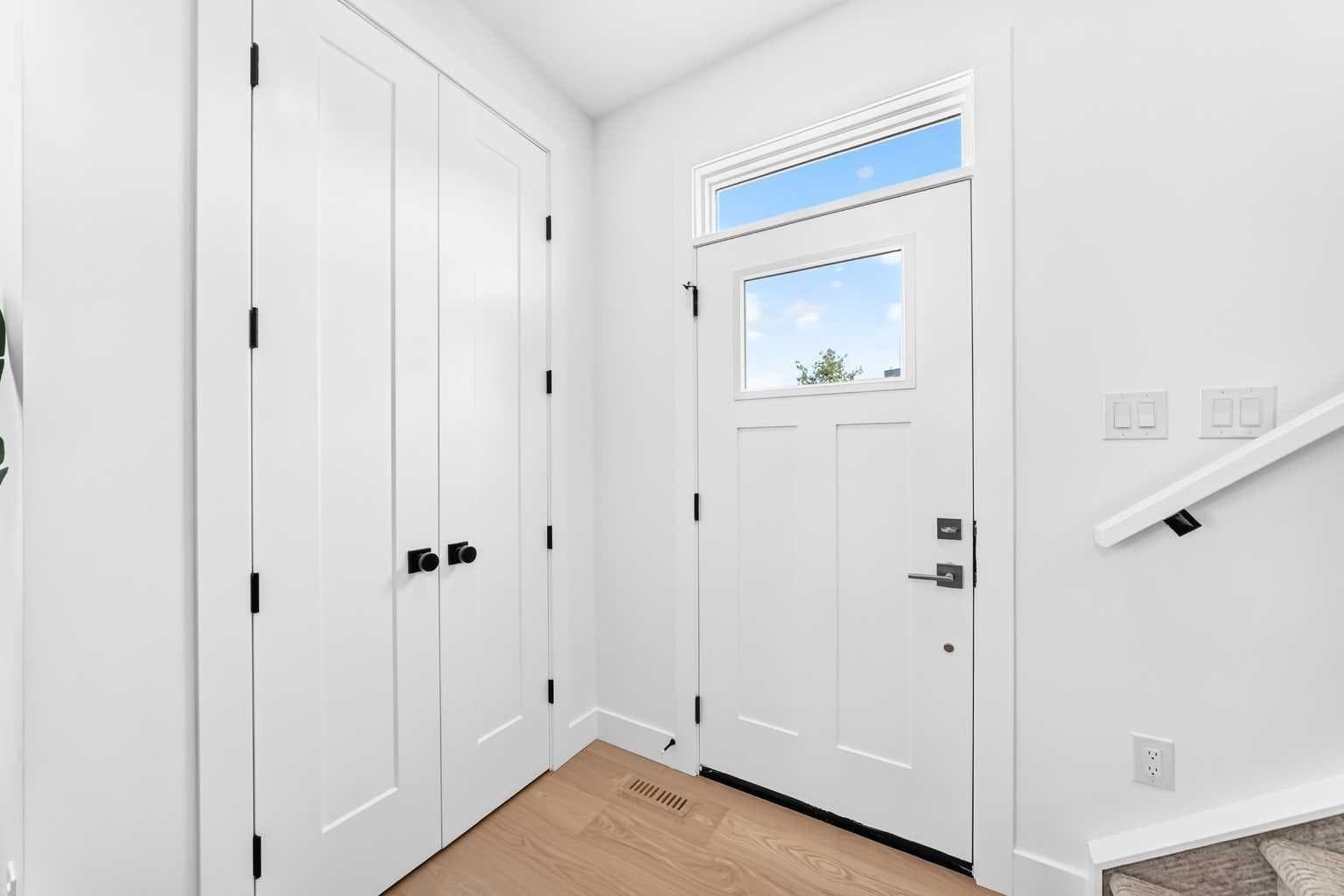 2238 44 Street NW — photo 3