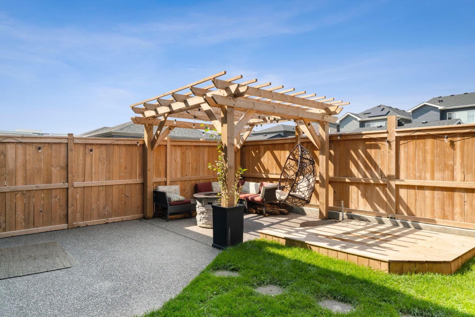 115 Wolf Willow Boulevard SE — photo 4