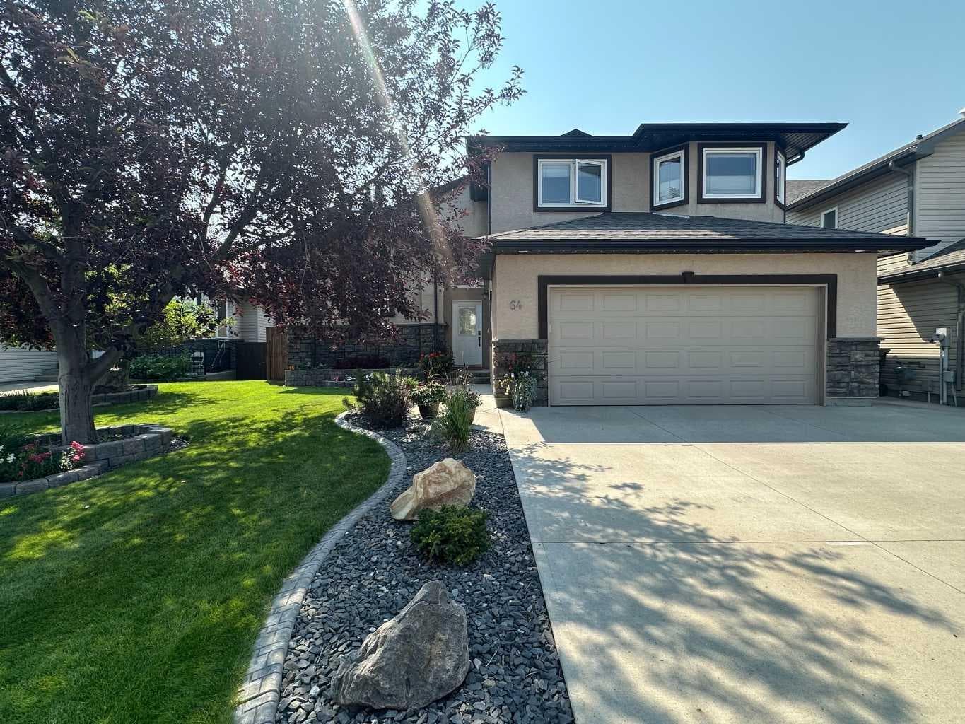 64 Riverwood Manor W — photo 1