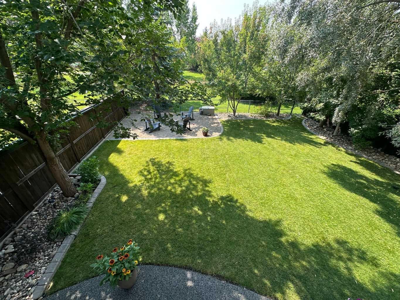64 Riverwood Manor W — photo 2