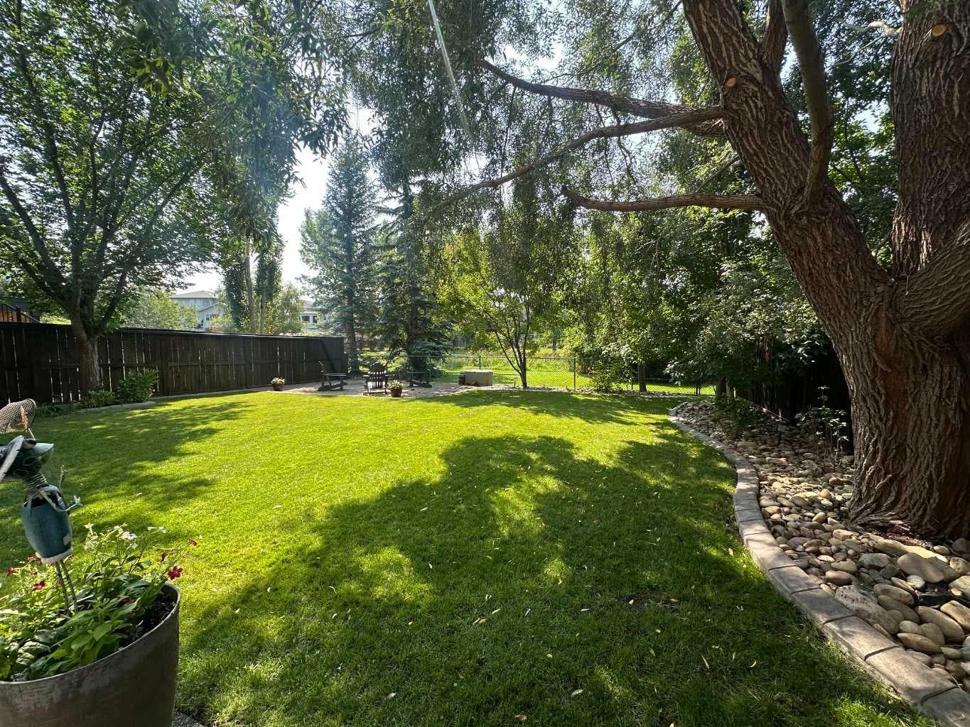 64 Riverwood Manor W — photo 3
