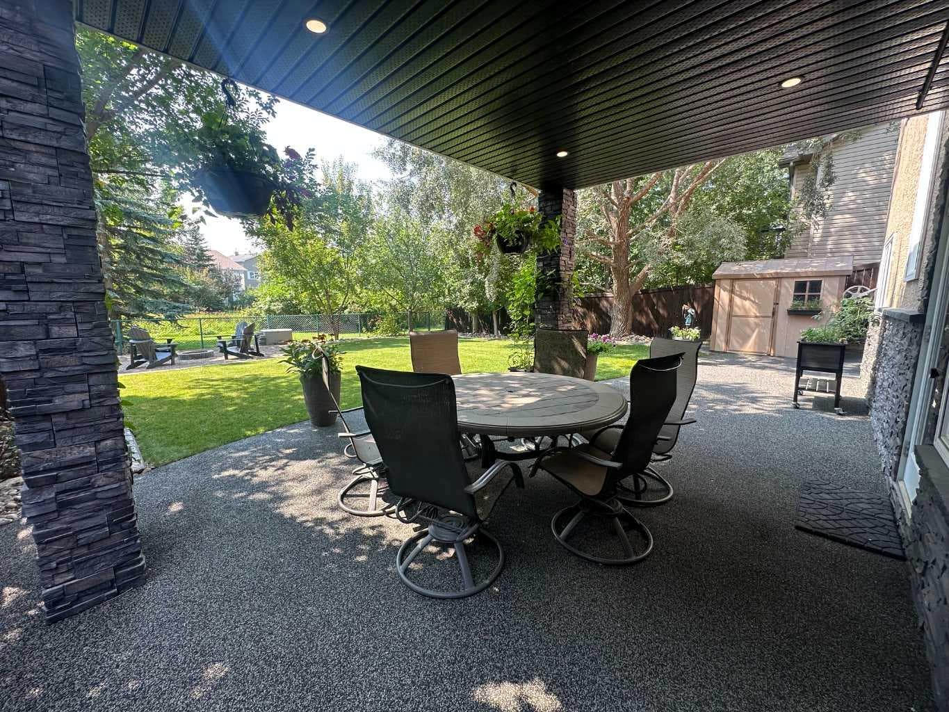 64 Riverwood Manor W — photo 4