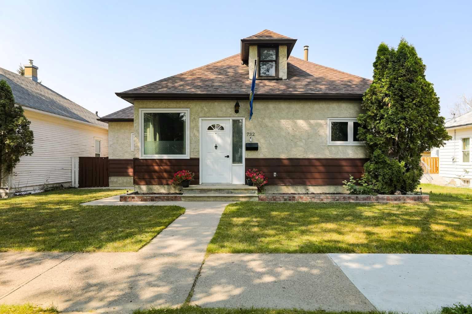 732 12B Street N — photo 1