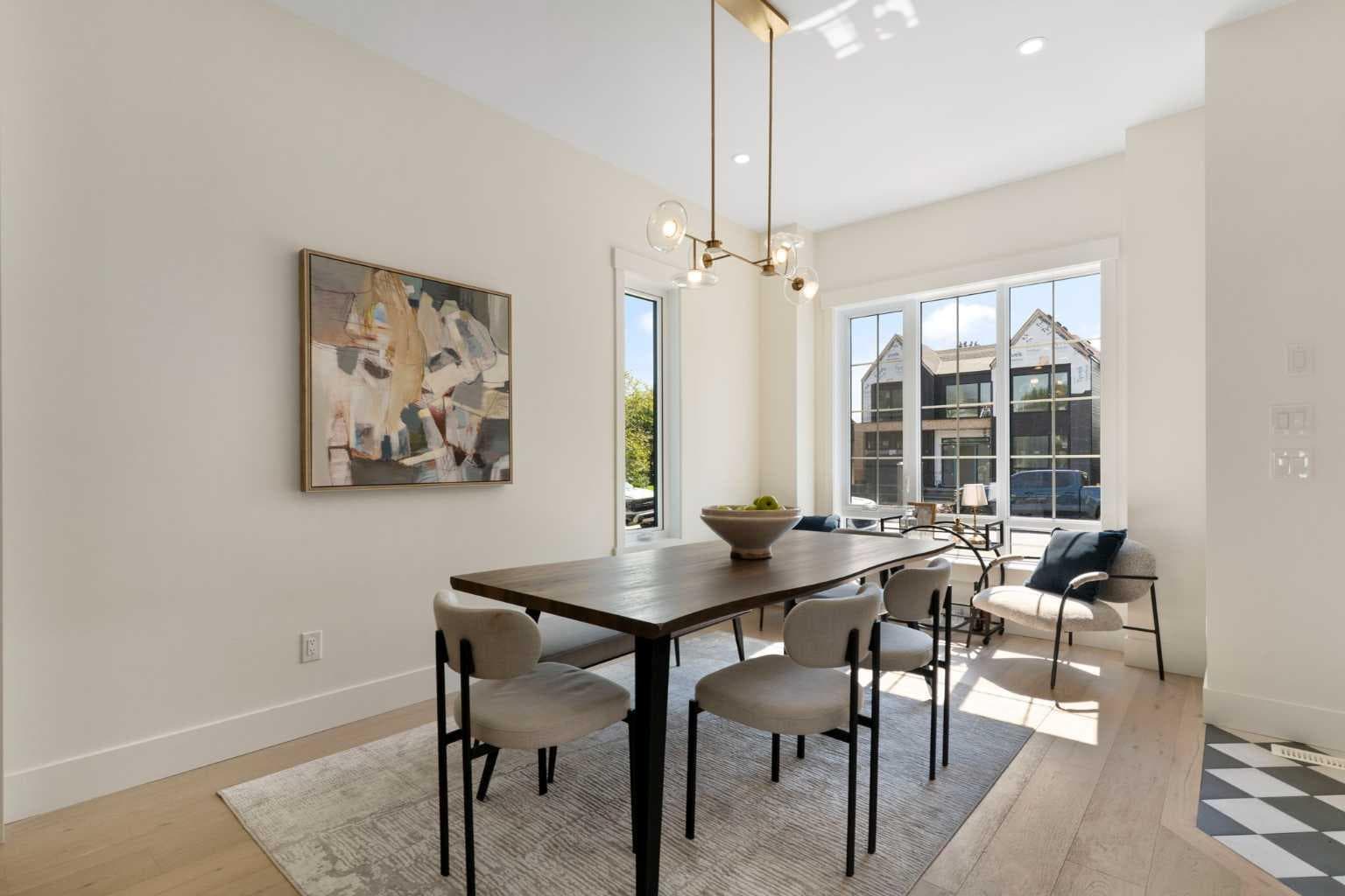 528 52 Avenue SW — photo 4
