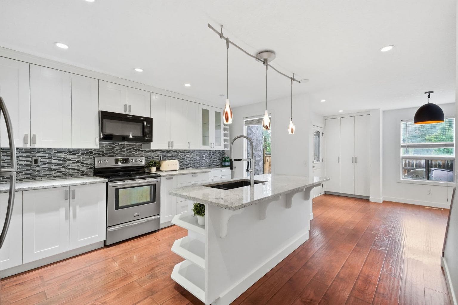 6507 Huntsbay Road NW — photo 1