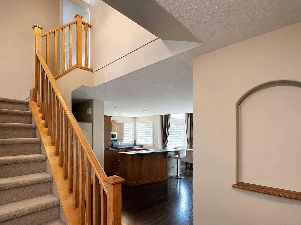 188 Everwillow Park SW — photo 4