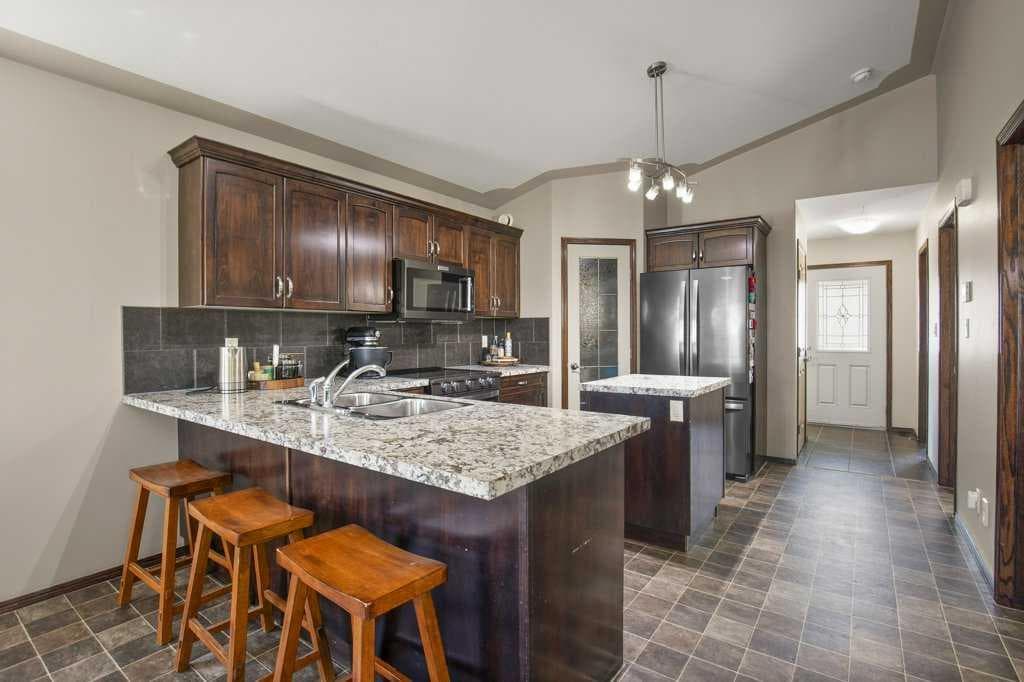 22 Valley Crescent — photo 5
