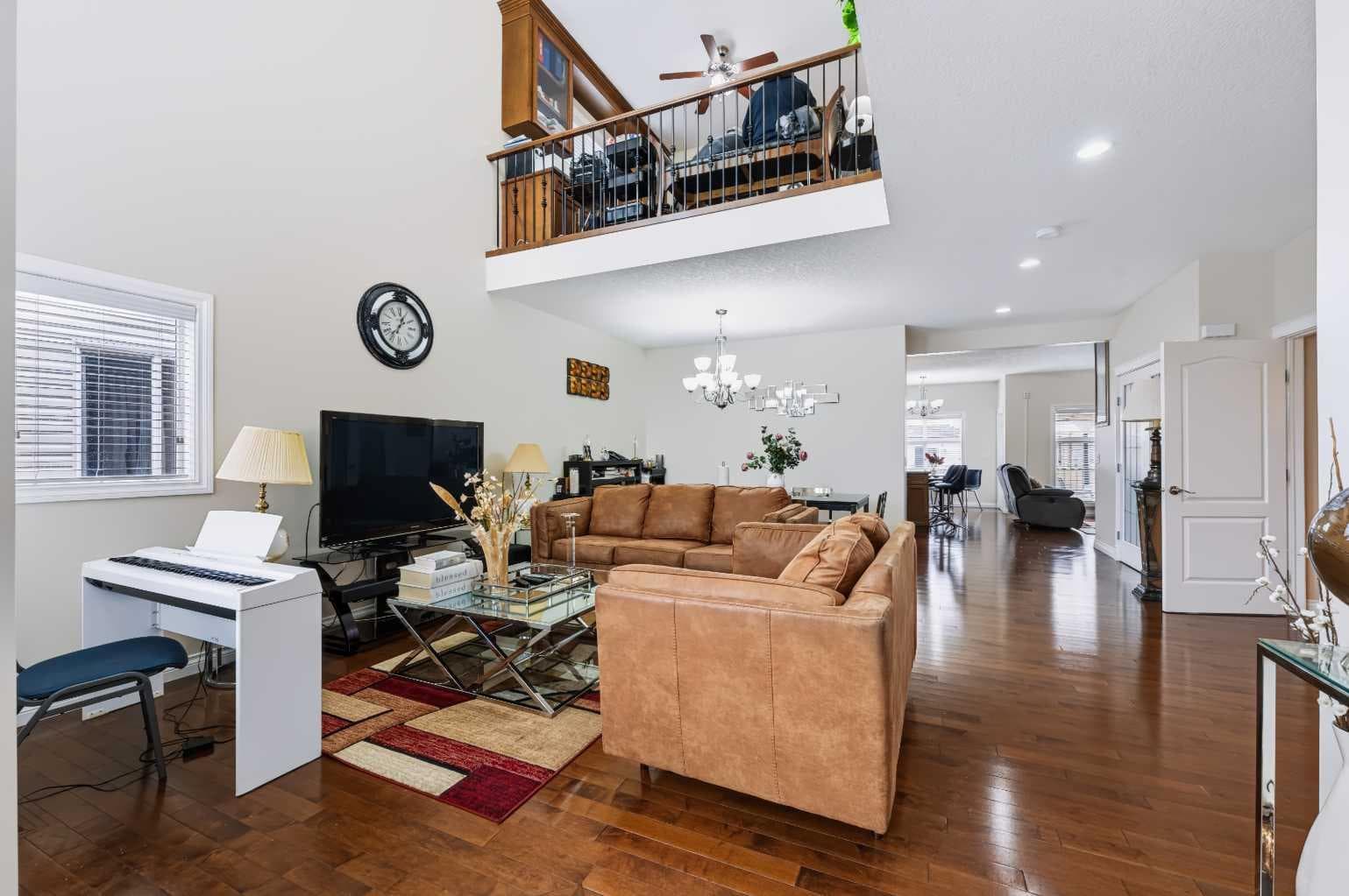 8245 Saddlebrook Drive NE — photo 5