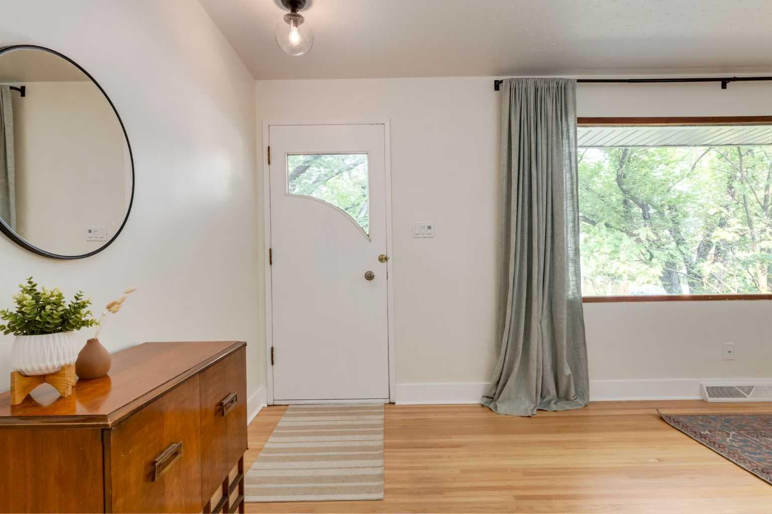 131 Thorncrest Road NW — photo 3