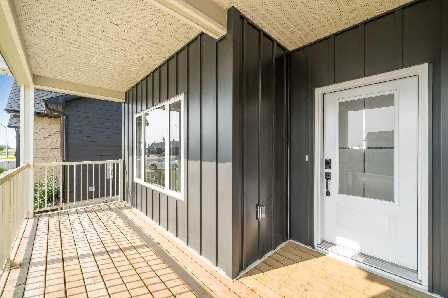 248 Westview Crescent W — photo 2