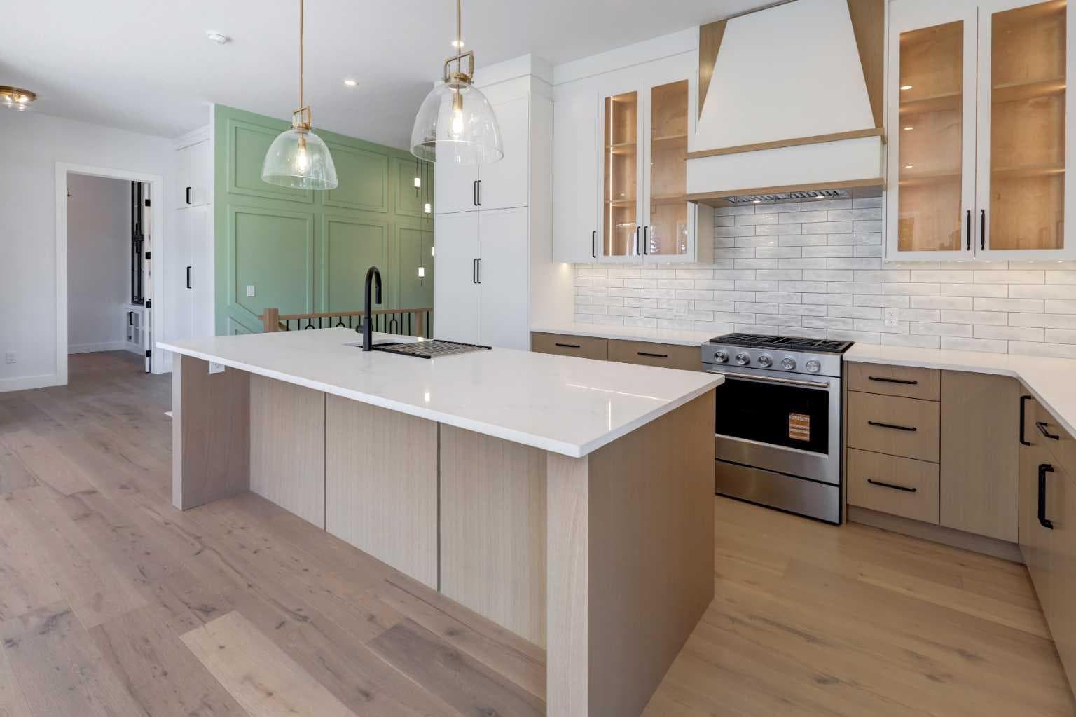 8 Carnarvon Way NW — photo 4