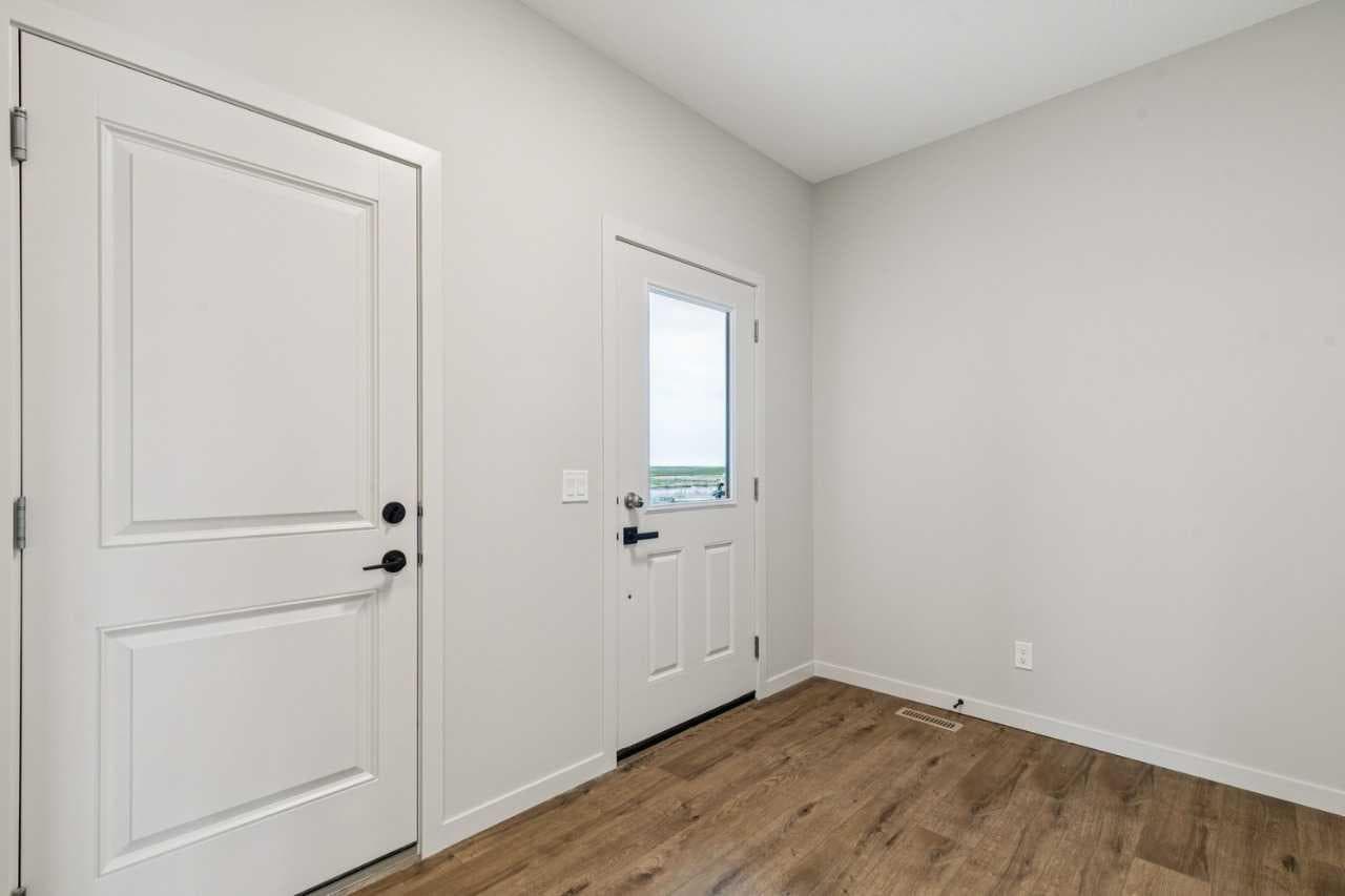 668 Clearwater Heath — photo 4